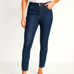 BNWTO-- OLD NAVY High-Waisted Wow Super-Skinny Ankle Jeans for Women